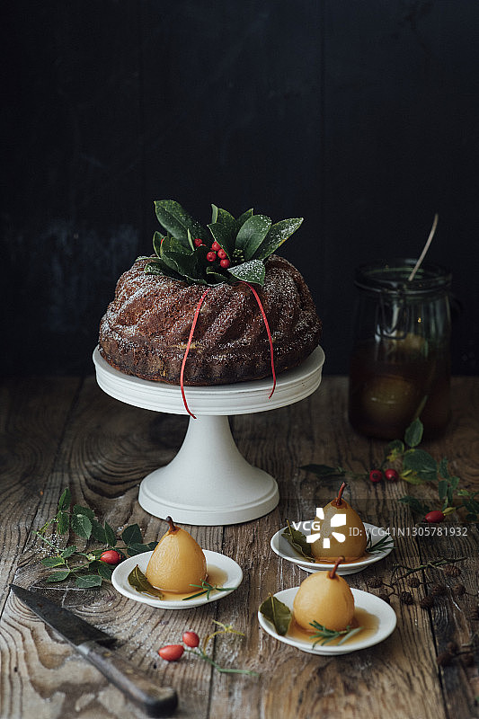 巧克力、榛子和橙子邦特蛋糕图片素材