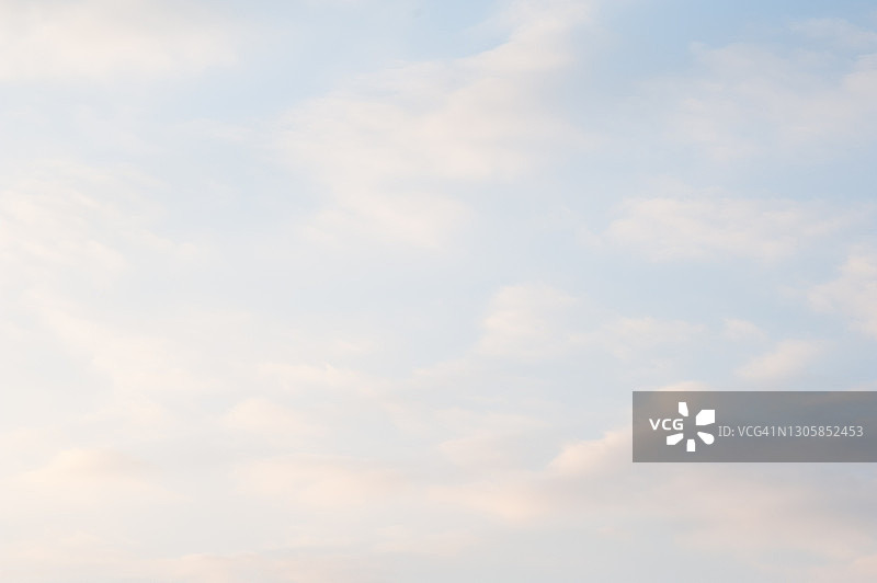 日落时分的粉色云彩图片素材