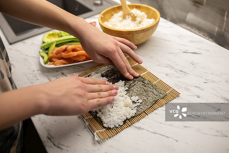家庭寿司制作图片素材