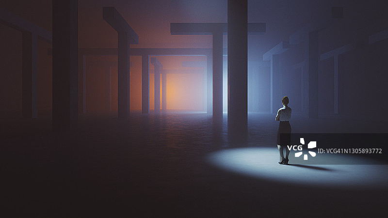女商人迷失在黑暗的混凝土迷宫中图片素材