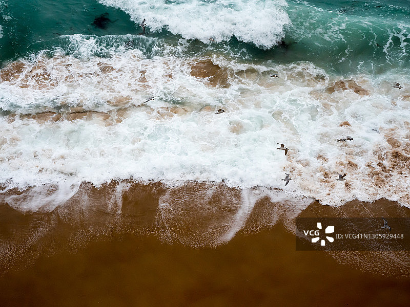 沿着大洋路撞击海岸的太平洋抽象图像图片素材