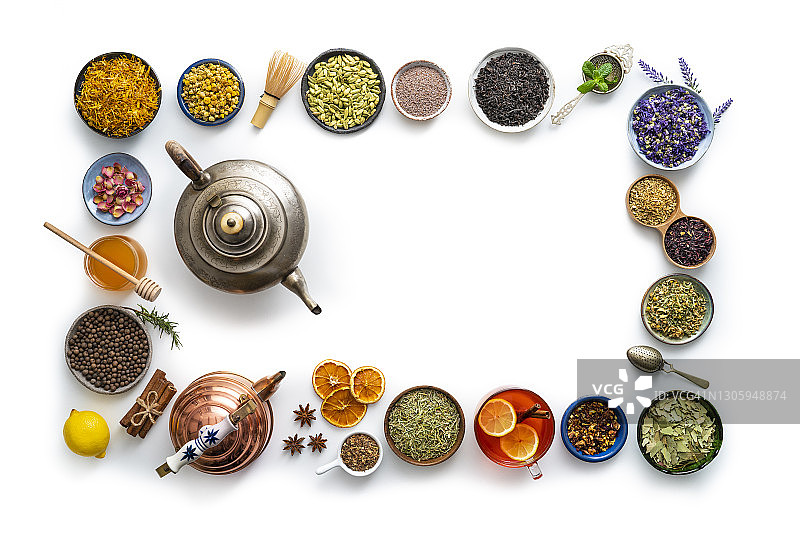 茶和草药，白色背景上的干草药图片素材