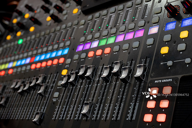 调音台控制按钮设备，电子设备图片素材