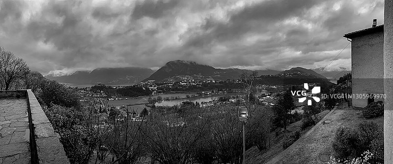 卢加诺市及阿尔卑斯湖和穆扎诺山全景图片素材