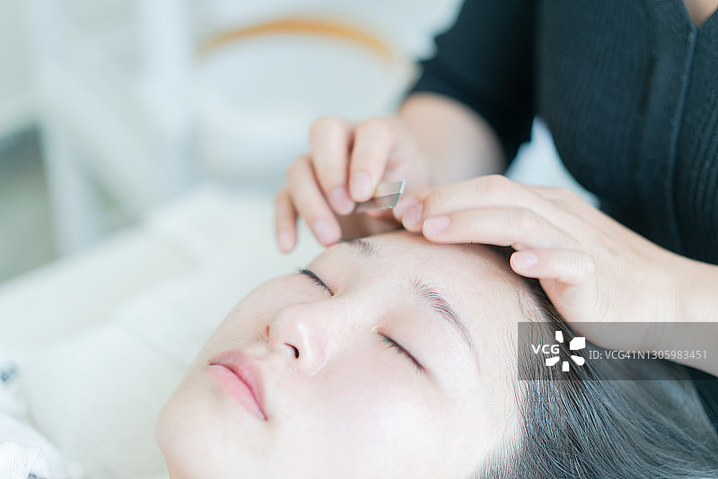 清除皮肤表面的坏死物质图片素材