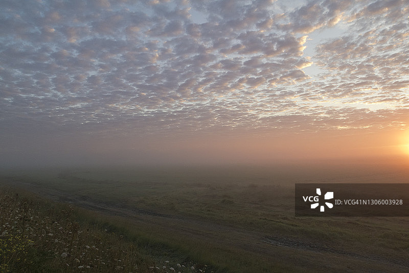 日出云彩图片素材