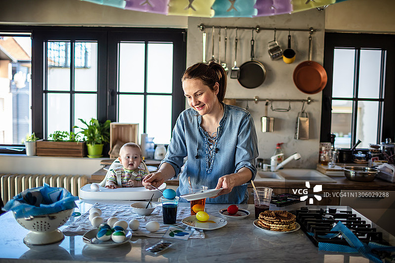 复活节家庭时光图片素材
