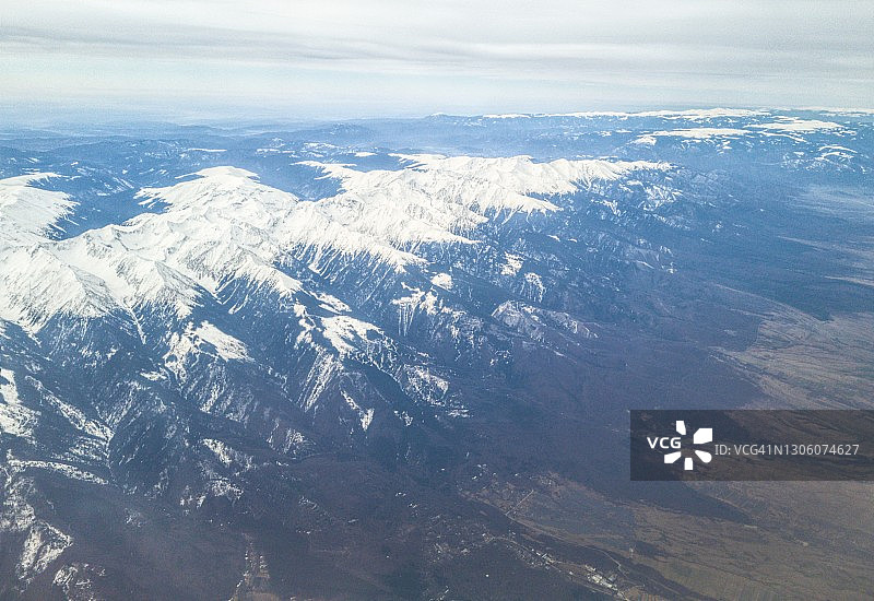 喀尔巴阡山脉雪景航拍图片素材