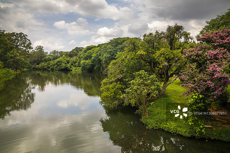 伊比拉布埃拉公园的湖泊，圣保罗图片素材