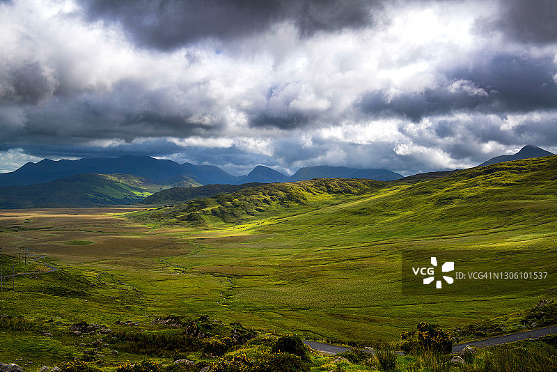 来自爱尔兰克里公司Ballaghisheen Pass的Macgillycuddy's Reeks图片素材