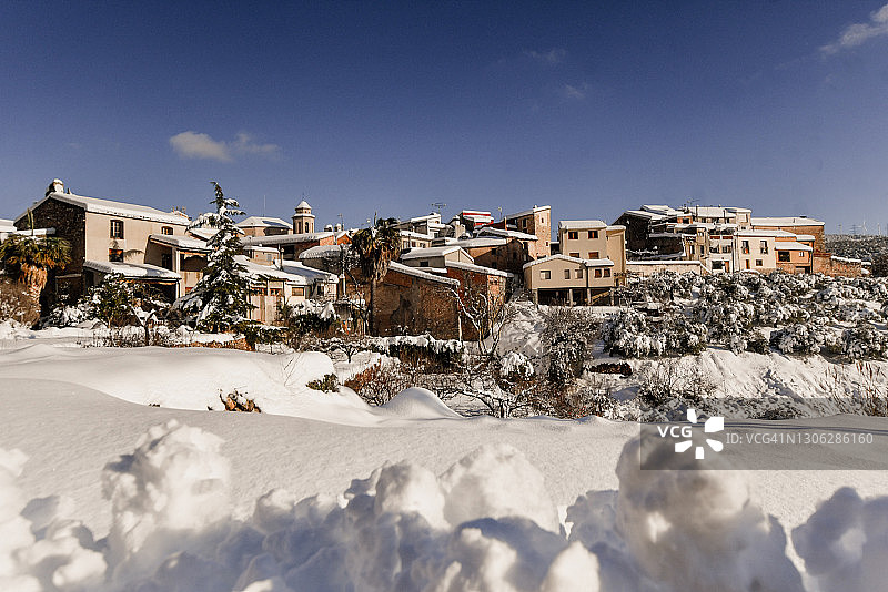 白雪覆盖的村庄图片素材