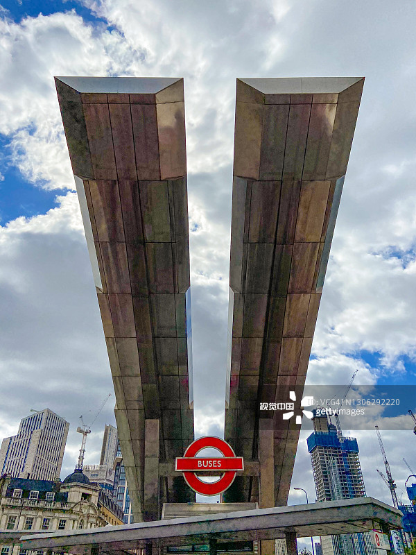 英国伦敦沃克斯豪尔巴士站图片素材