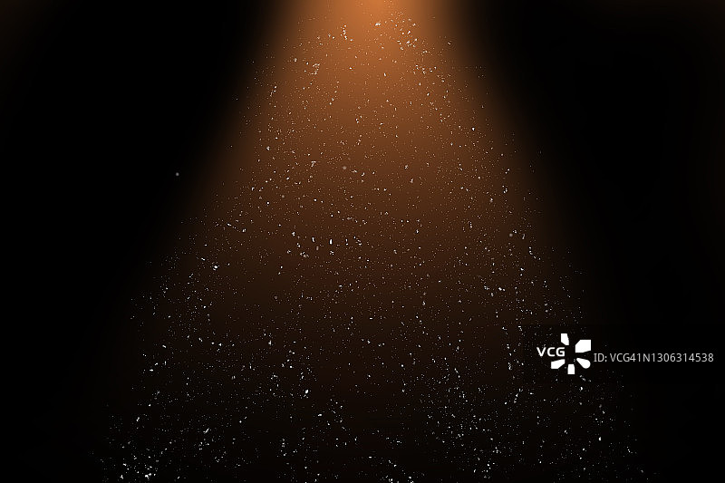 深色背景上的散焦金色灯光。 闪光复古灯光背景与光束图片素材