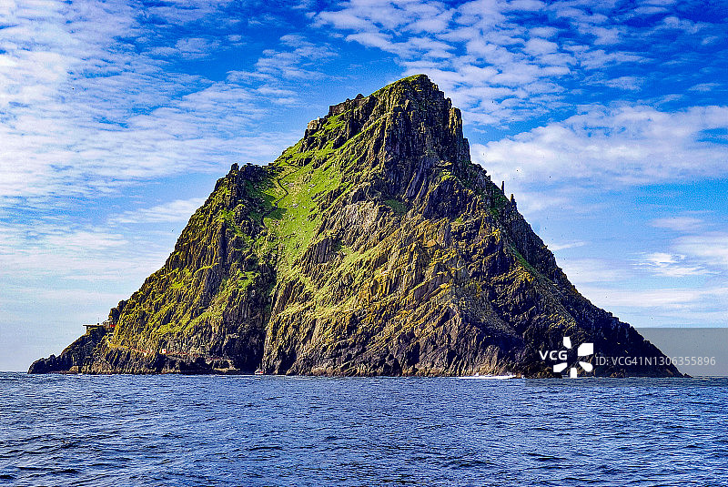 爱尔兰凯里郡海岸的斯凯利格·迈克尔岛图片素材