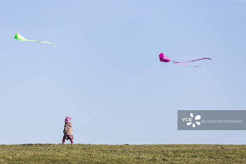 放风筝的儿童图片素材