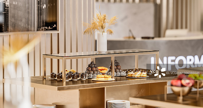 机场休息室内的餐厅食品柜台3D渲染图片素材