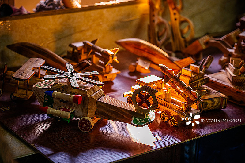 手工艺品木制玩具展，中国江苏省无锡市图片素材