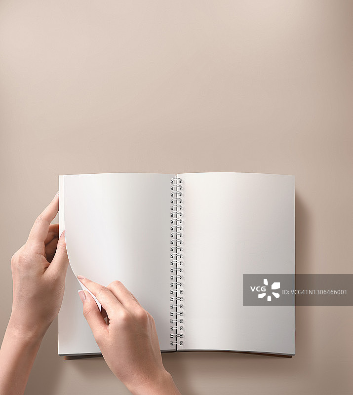 女人的手，笔记，春季笔记，顶角图片素材