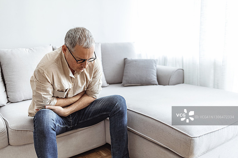 哎呦！我的肚子！图片素材