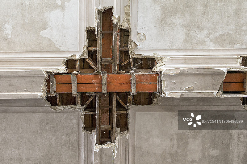 被毁坏的墙壁图片素材