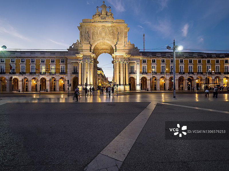 葡萄牙埃斯特雷马杜拉省里斯本奥古斯塔拱门黄昏景色图片素材