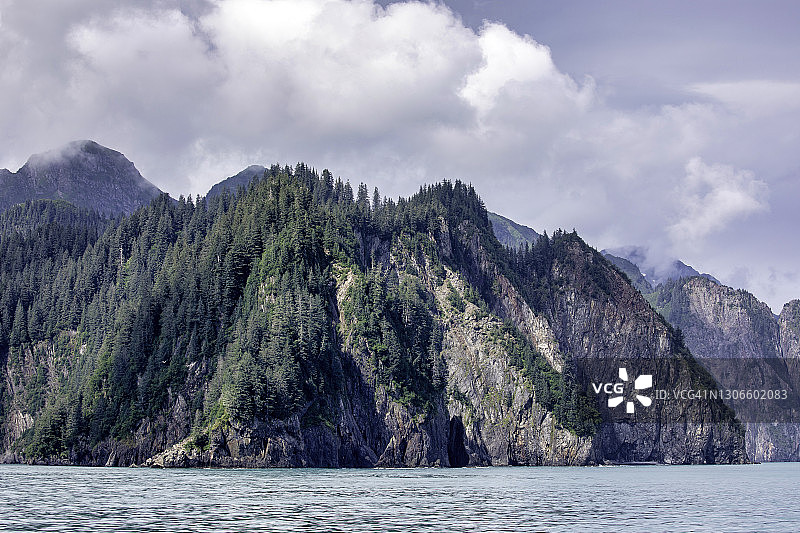 阿拉斯加凯奈峡湾国家公园壮观的海岸图片素材