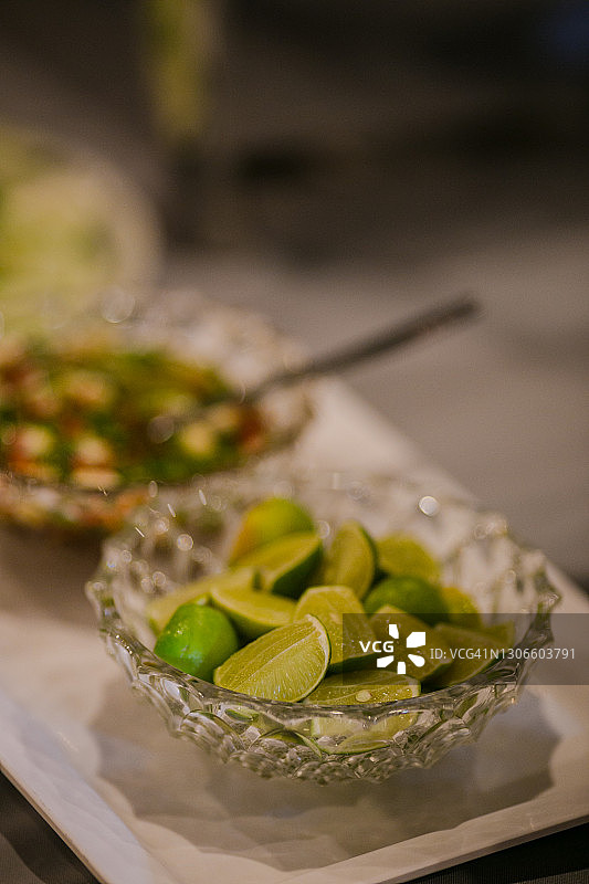 碗中的柠檬切片图片素材