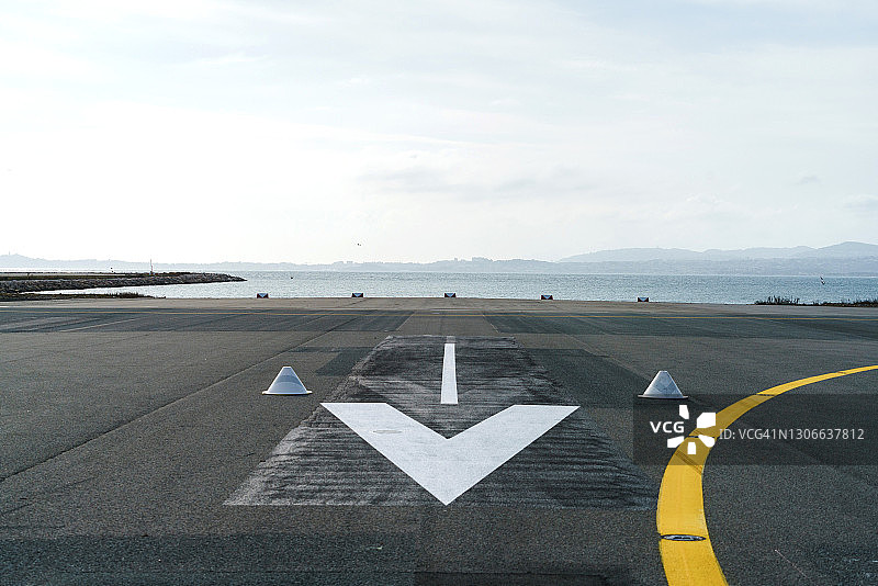 机场跑道标记图片素材