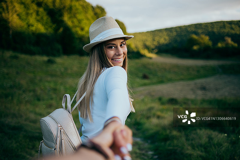 和我一起去爬山图片素材