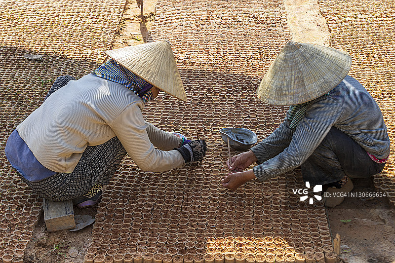 在广南省（越南）的苗圃工作图片素材