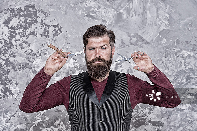 理发服务：面部毛发护理、理发师招聘、理发师职业、理发店、胡须男士的艺术发型图片素材