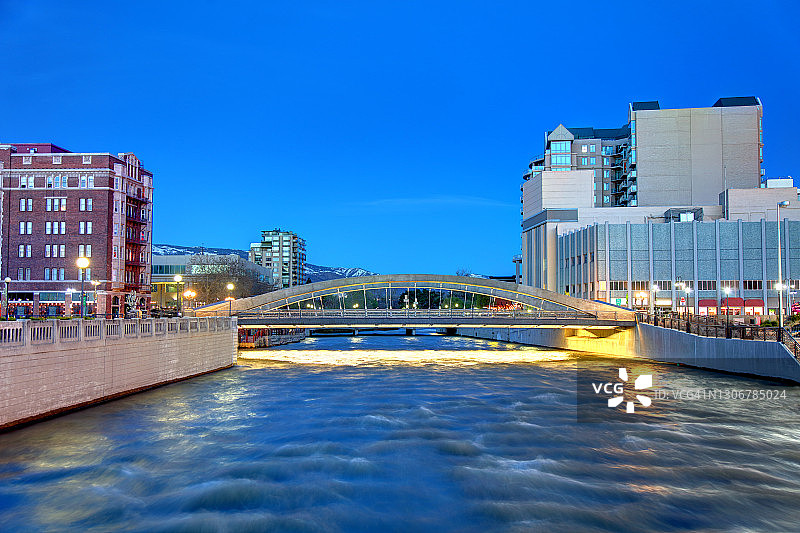 特拉基河畔的里诺图片素材