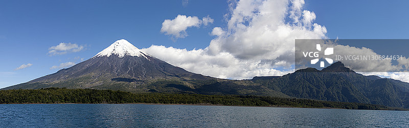 智利比亚里卡火山全景图片素材