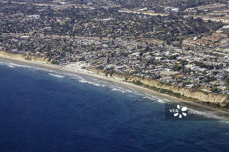 加利福尼亚州恩西尼塔斯月光海滩海岸航拍图片素材