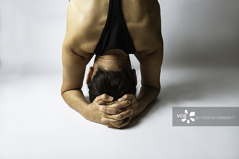 头倒立姿势图片素材