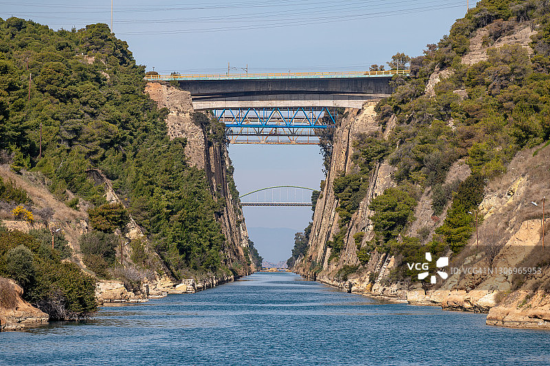 希腊伯罗奔尼撒半岛科林斯运河入口图片素材