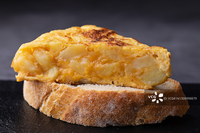 西班牙特色土豆饼小吃图片素材