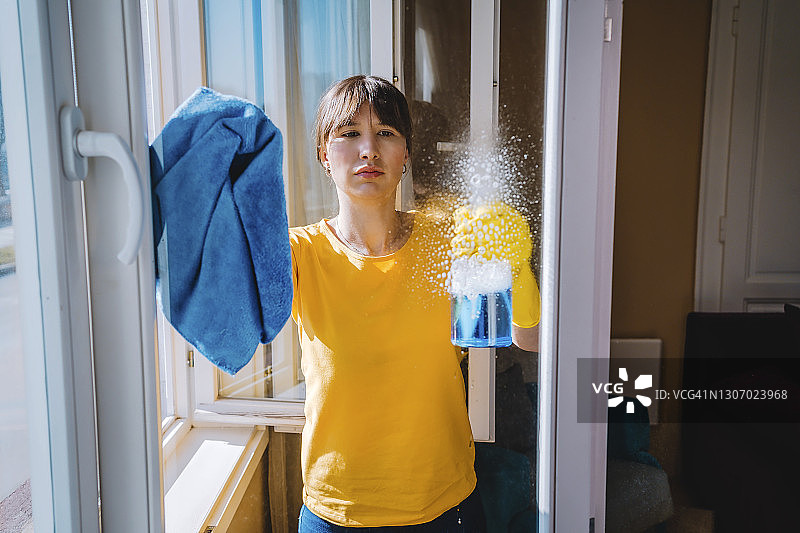 清洁窗户图片素材