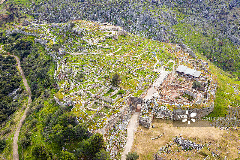 希腊伯罗奔尼撒半岛迈锡尼古遗址的航拍照片图片素材