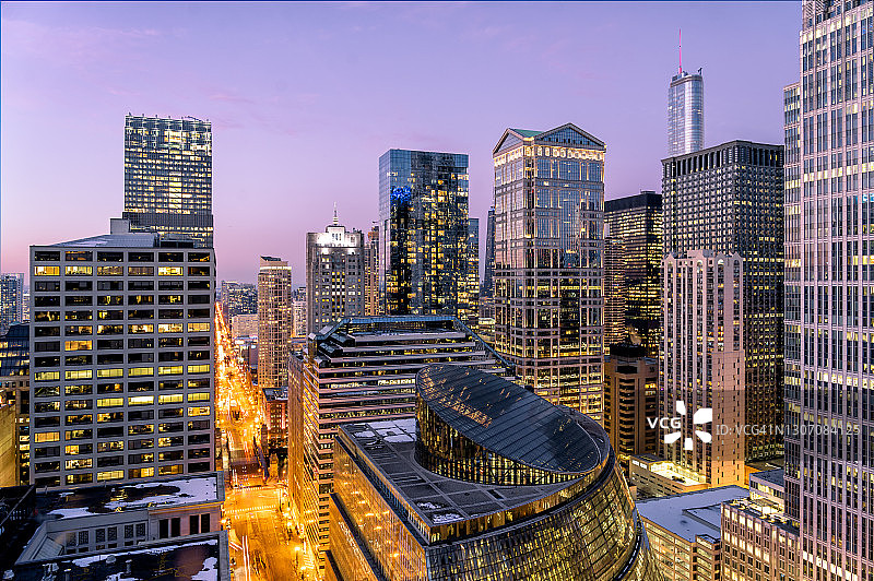 日落时分的芝加哥城市风光图片素材