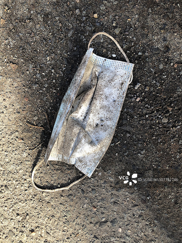 使用过的疫情防护口罩图片素材