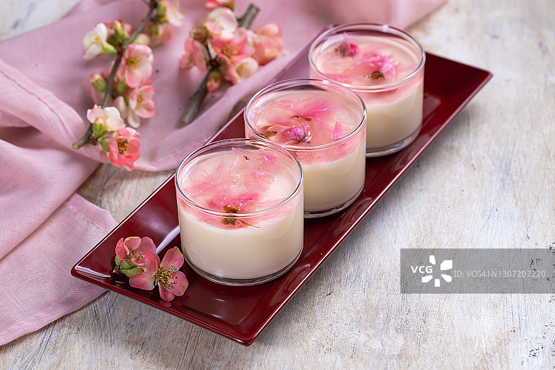 樱花甜点图片素材