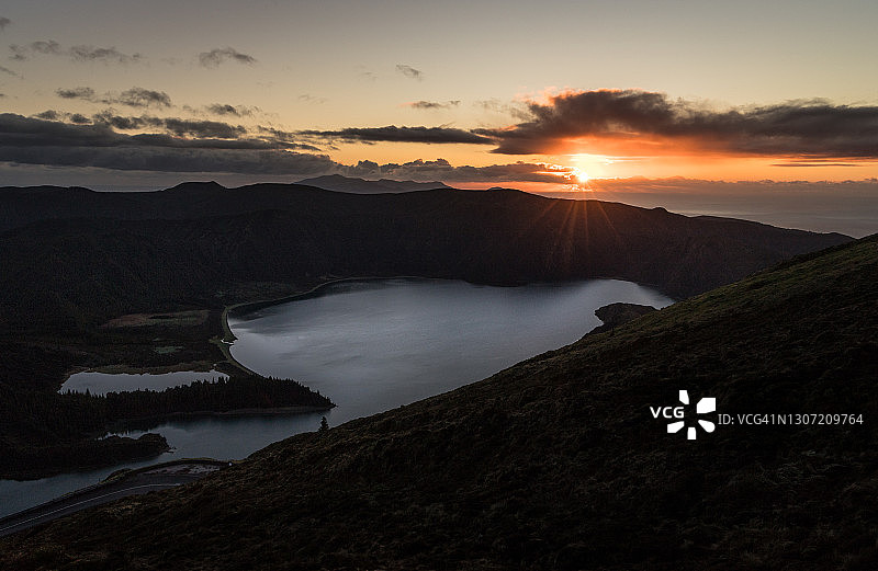 火湖日出图片素材