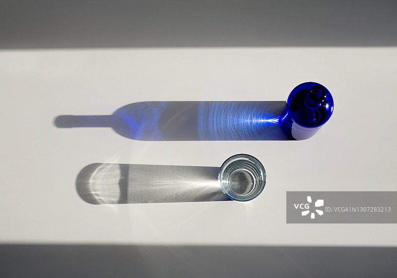 一杯水图片素材