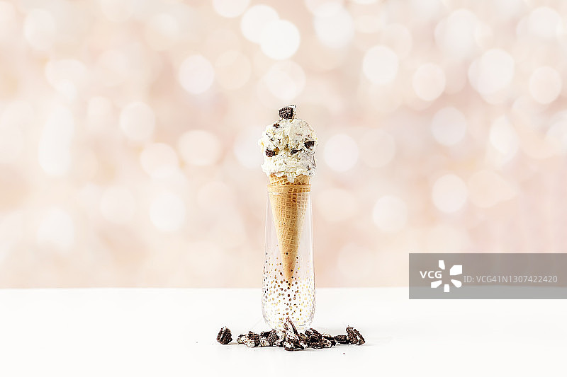 曲奇奶油冰淇淋甜筒图片素材