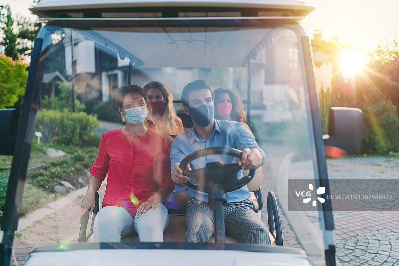 新冠疫情期间的旅游出行图片素材