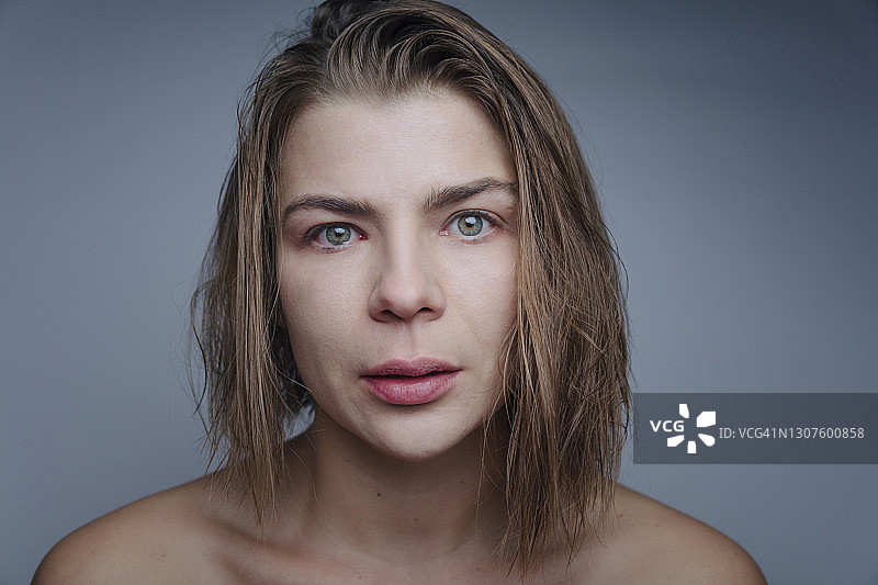 绝望女人的肖像图片素材