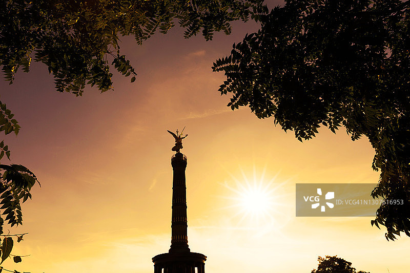 日落时分的胜利柱（柏林，德国）图片素材