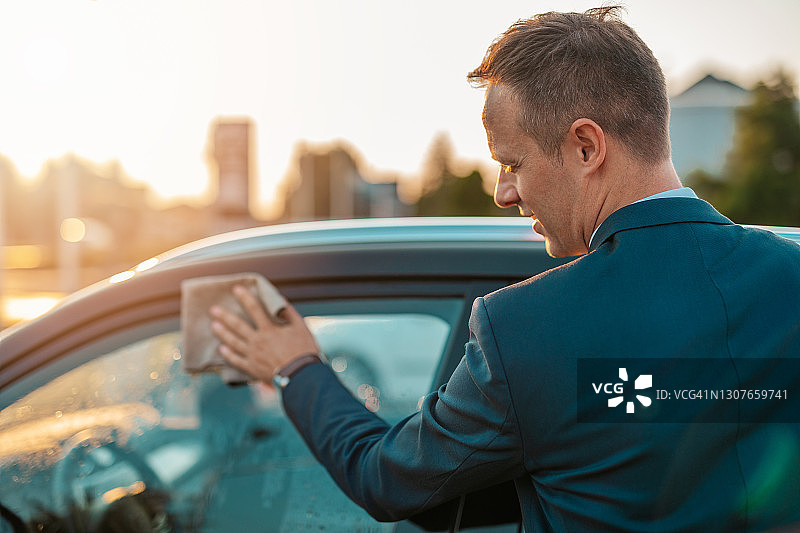 商人洗车图片素材