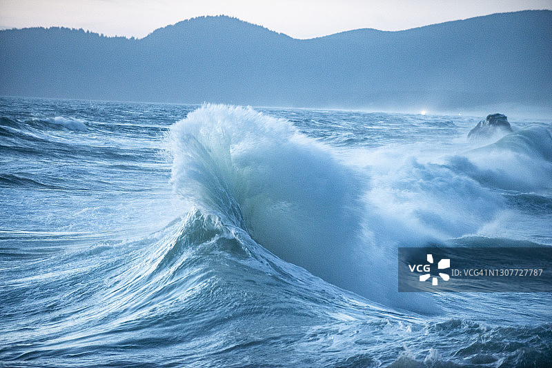 俄勒冈海岸的浪潮图片素材